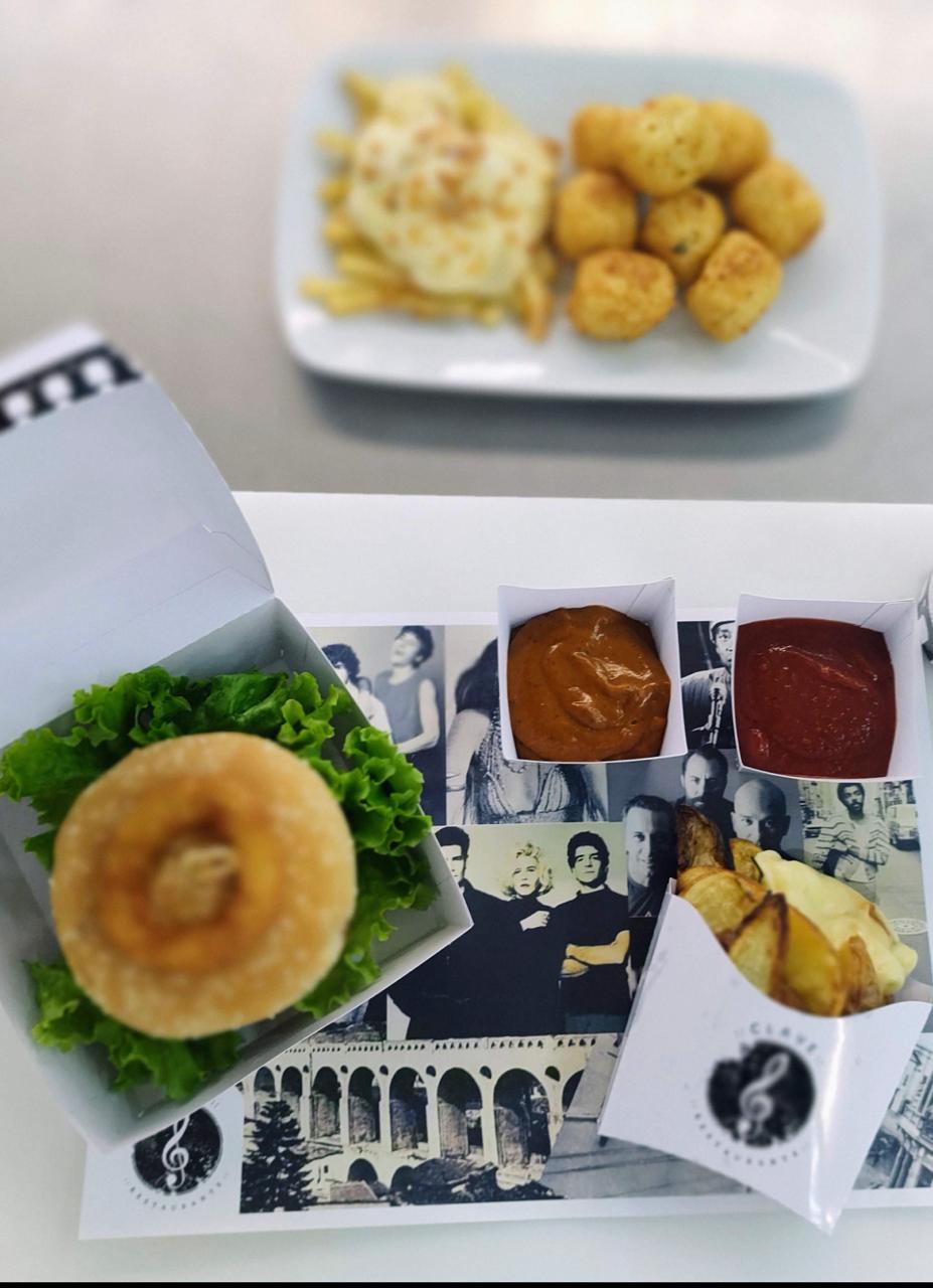 Hambúrguer artesanal na caixa