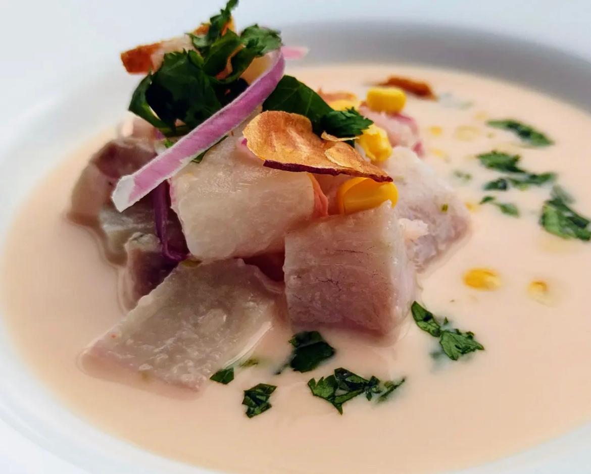 Ceviche com leite de tigre